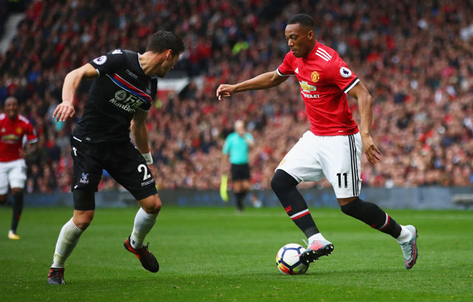Những pha đi bóng của Martial là nỗi ám ảnh với mọi hàng phòng ngự