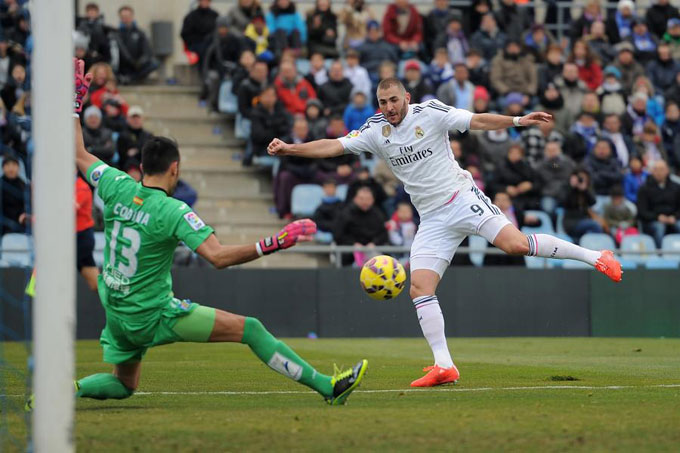 Benzema (9) và đồng đội tại Real nhiều khả năng sẽ vùi dập Getafe như 7 trận đối đầu gần nhất