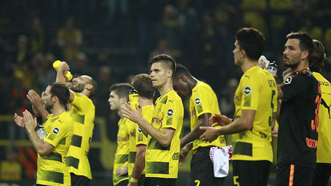 Dortmund nhận thất bại đầu tiên trên sân nhà tại Bundesliga từ năm 2015