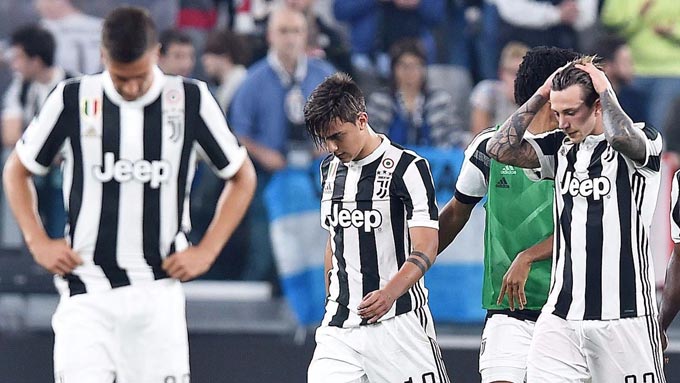 Thua Lazio là lời cảnh báo cho Juventus