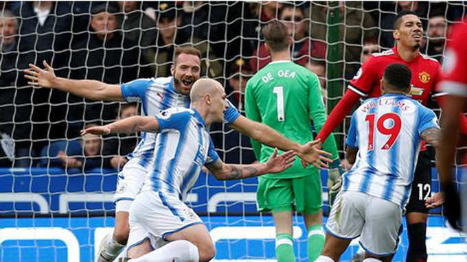 VIDEO: Huddersfield 2-1 M.U
