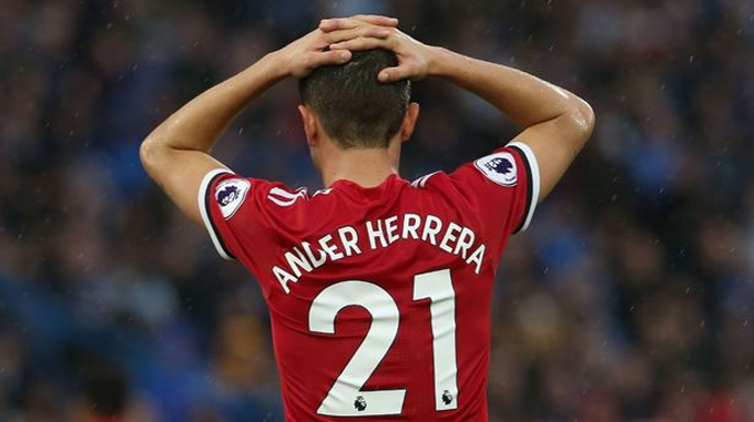 Mourinho điên tiết vì lời tự thú thua trận của Herrera