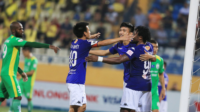 Đua vô địch V.League: Hà Nội FC bất ngờ nắm lợi thế