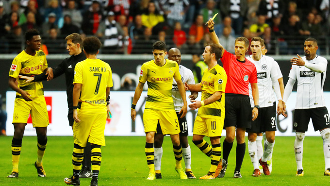 Dortmund khủng hoảng: Công thủ rủ nhau cùn