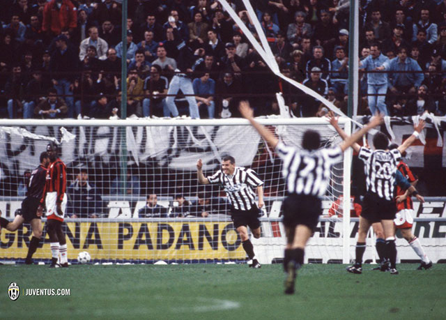 Những trận đại chiến trong quá khứ giữa AC Milan và Juventus luôn rất kịch tính và hấp dẫn