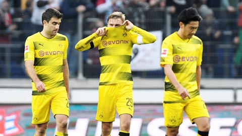 Mất niềm tin, Dortmund rơi tự do