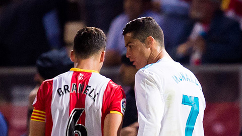 Đội phó Girona tiết lộ lý do Ronaldo không đổi áo