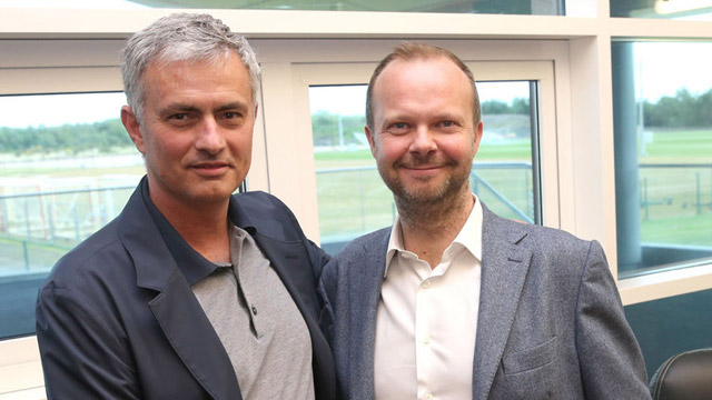 Ed Woodward rất muốn níu chân Mourinho