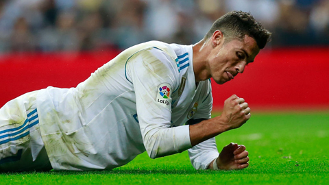 Ronaldo giận vì Isco ăn mừng ích kỷ