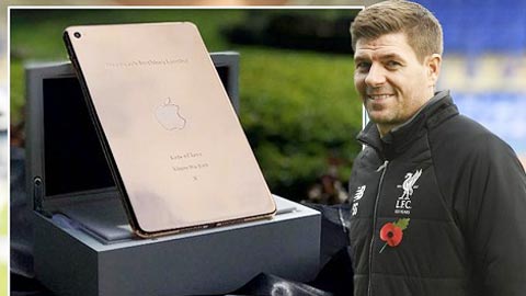 Hậu trường sân cỏ 11/11: Gerrard bị “ném đá” vì khoe iPad mạ vàng