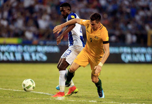 Juric phung phí cơ hội giúp Australia chọc thủng lưới Honduras