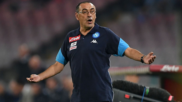 Sarri cùng Napoli đang đứng đầu Serie A