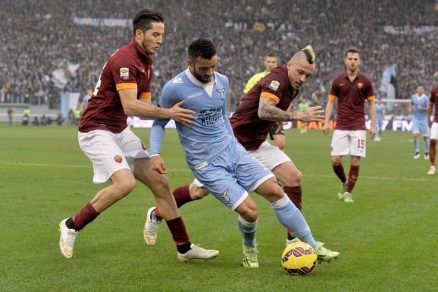 Với phong độ ấn tượng, cả Lazio (giữa) lẫn Roma đang quyết tâm chứng tỏ vị thế số một thành Rome