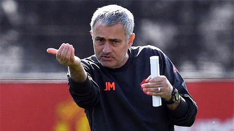 Mourinho không cho M.U nghỉ ngơi dịp Giáng Sinh