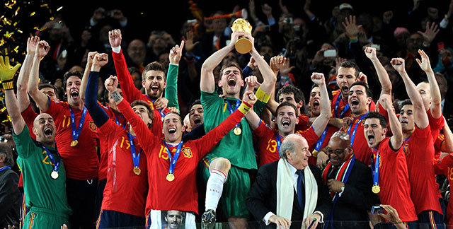 Tây Ban Nha lần đầu lên ngôi vô địch World Cup dù nằm ở bảng tử thần