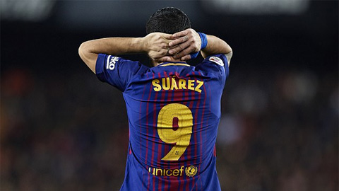 Chuyên gia khẩu hình tố Suarez sỉ nhục trọng tài