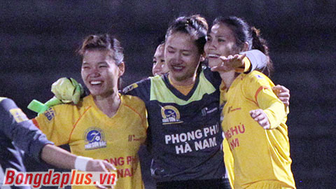 Chấn thương nặng, nữ thủ môn vẫn xuất sắc đưa Phong Phú Hà Nam vào chung kết