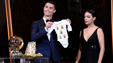 Ronaldo bông đùa về chuyện sinh thêm con