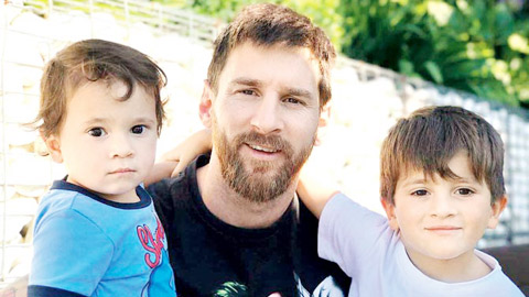 Hai quý tử nhà Messi một ngoan như bố, một nghịch như quỷ sứ