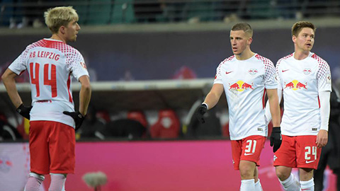 RB Leipzig thua sân nhà, chìm sâu vào khủng hoảng