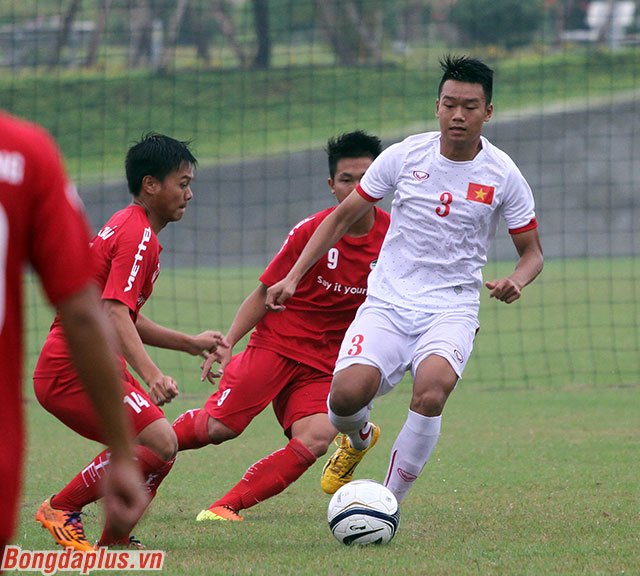 Thành Chung từng thi đấu trong màu áo U19 Việt Nam 