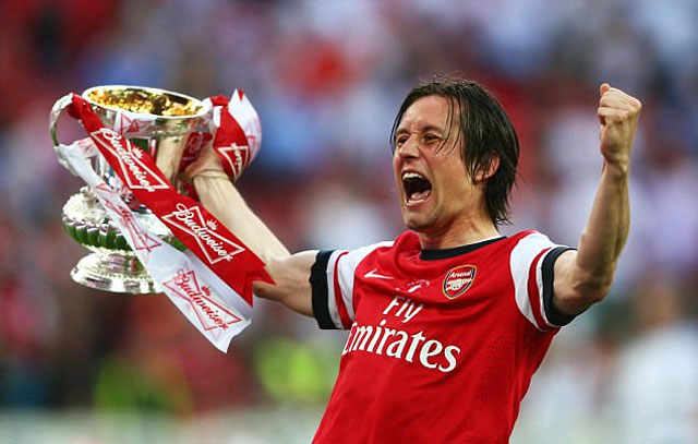 Rosicky ăn mừng chức vô địch FA Cup cùng Arsenal