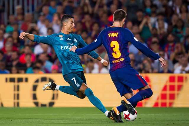 Sự xuất hiện của Zidane khiến cuộc ganh đua giữa Real và Barca đảo chiều