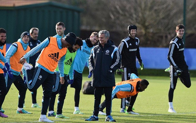 Mourinho luôn đặc biệt trên sân tập