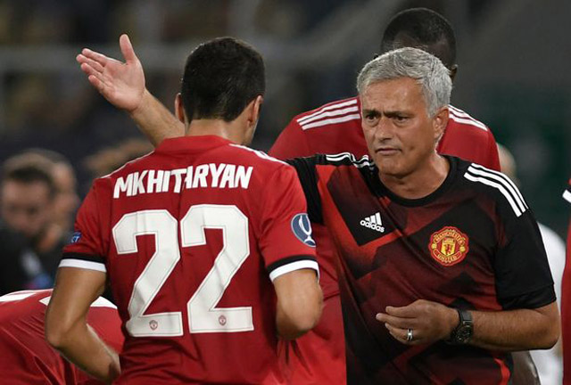 Mourinho không hề hài lòng với Mkhitaryan 