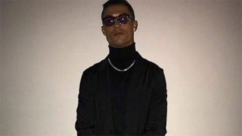 Ronaldo trông như xã hội đen