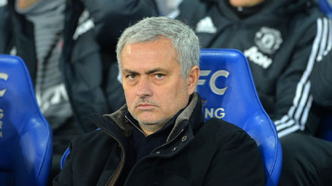 Chuyển nhượng ngày 24/12: M.U tạm hoãn gia hạn với Mourinho