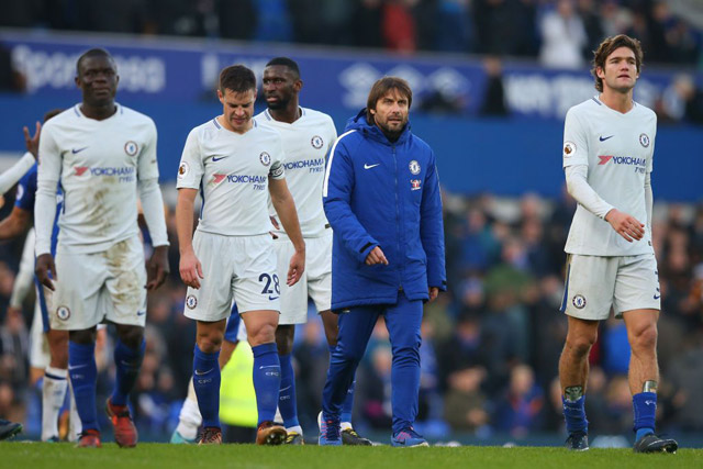 Chelsea kém may mắn trước Everton