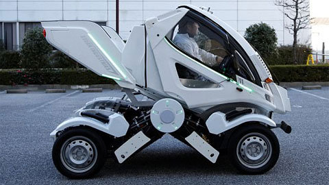 Xuất hiện mẫu ô tô điện có thể gập lại như robot biến hình