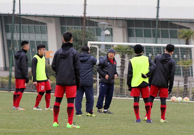 Các cầu thủ U23 Việt Nam trong buổi tập tại Thượng Hải