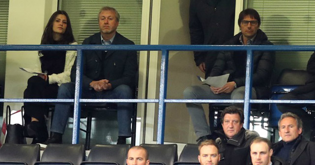 Khoảng cách giữa Conte và Abramovich giờ là quá xa