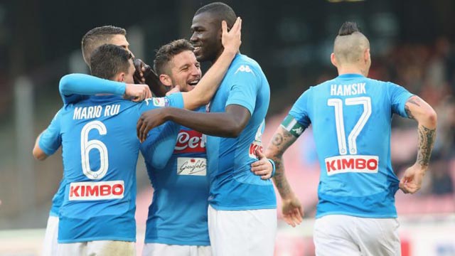 Thắng 4 trận liên tiếp, Napoli vẫn hiên ngang  ở ngôi đầu bảng