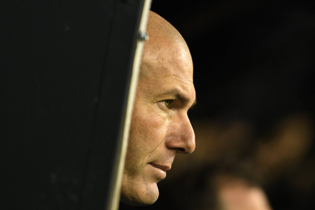 Zidane đang bất lực trong việc chèo lái Real