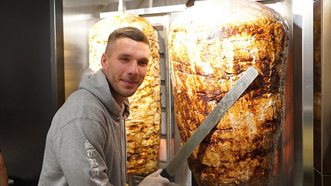 Nhà vô địch World Cup 2014 mở tiệm kebab ở quê nhà