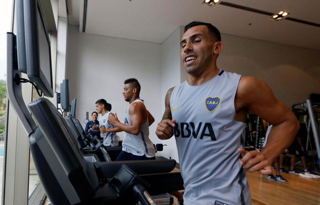 Tevez trở lại vui vẻ tập luyện cùng Boca