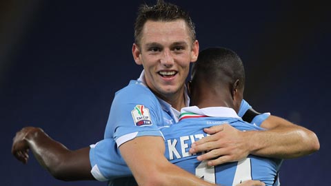 De Vrij bất ngờ chịu gia hạn với Lazio