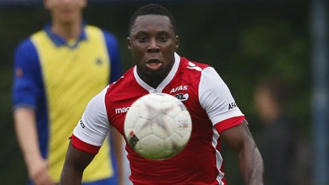 Thần đồng không lớn Adu gia nhập đội bóng thứ 15 trong sự nghiệp