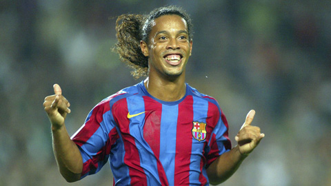 Chia sẻ những hình ảnh Ronaldinho đỉnh cao trong sự nghiệp cầu thủ của anh  ta