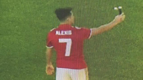 Alexis Sanchez khoác áo số 7 tại M.U