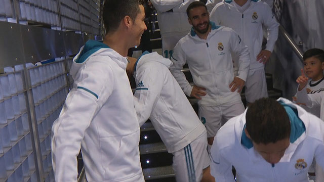 Ronaldo và phút bông đùa trong đường hầm