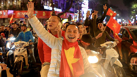 Cả dân tộc đứng ở sau lưng U23 Việt Nam!