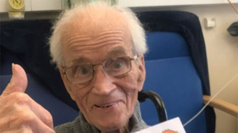 Mourinho viết thư cảm động cho fan 94 tuổi bị đột quỵ