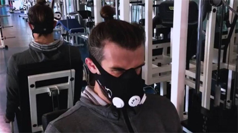 Bale cải thiện sức khỏe bằng mặt nạ đặc biệt