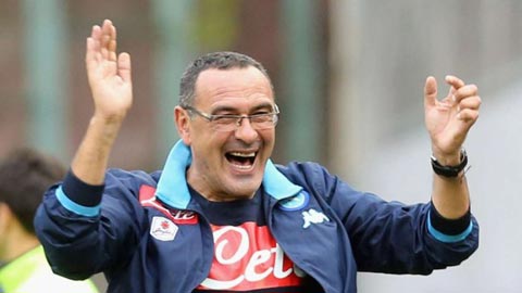 Napoli quyết giữ chân HLV Maurizio Sarri