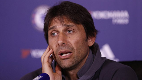 Tại sao Chelsea nên sớm sa thải Conte?
