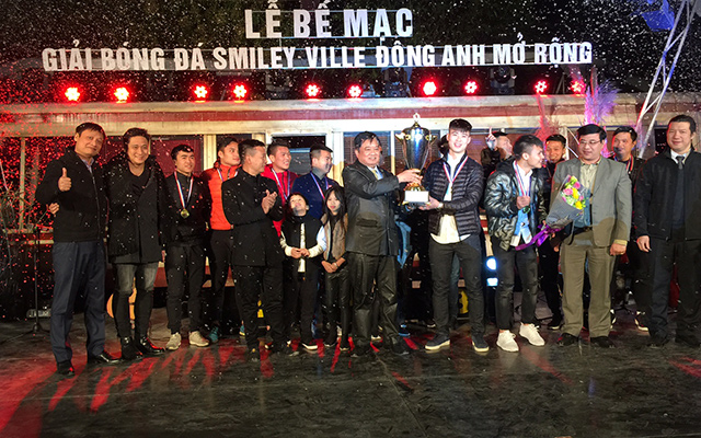 Với sự tỏa sáng của Duy Mạnh và Quang Hải, các ngôi sao Đông Anh đã lên ngôi vô địch ở giải tứ hùng từ thiện sau khi đánh bại Hiệp Hòa Group trên chấm penalty.